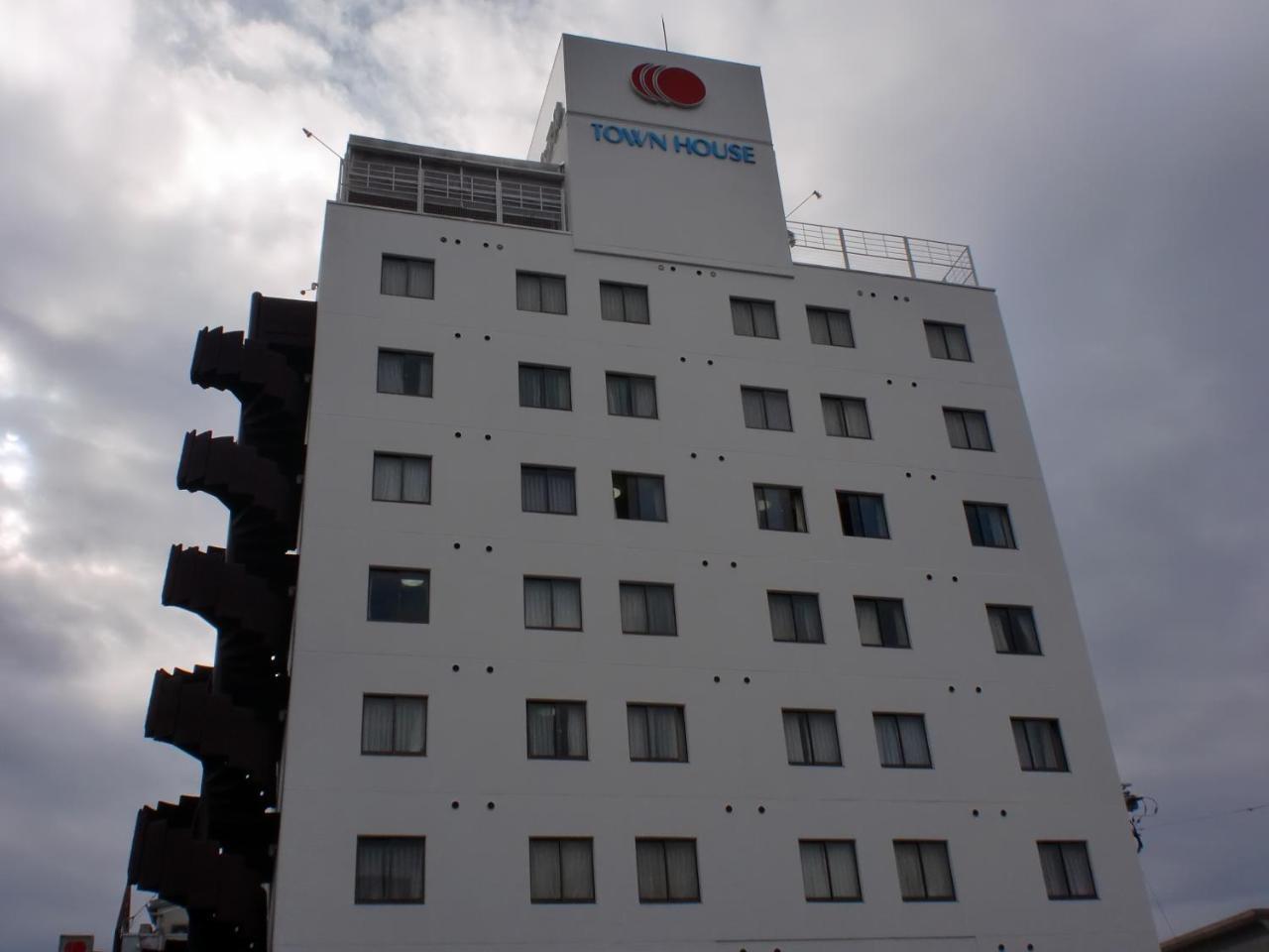 Tsuyama Central Hotel Townhouse Bagian luar foto